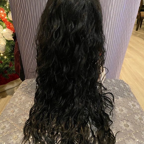 Black curly long wig - Picture 6 of 8